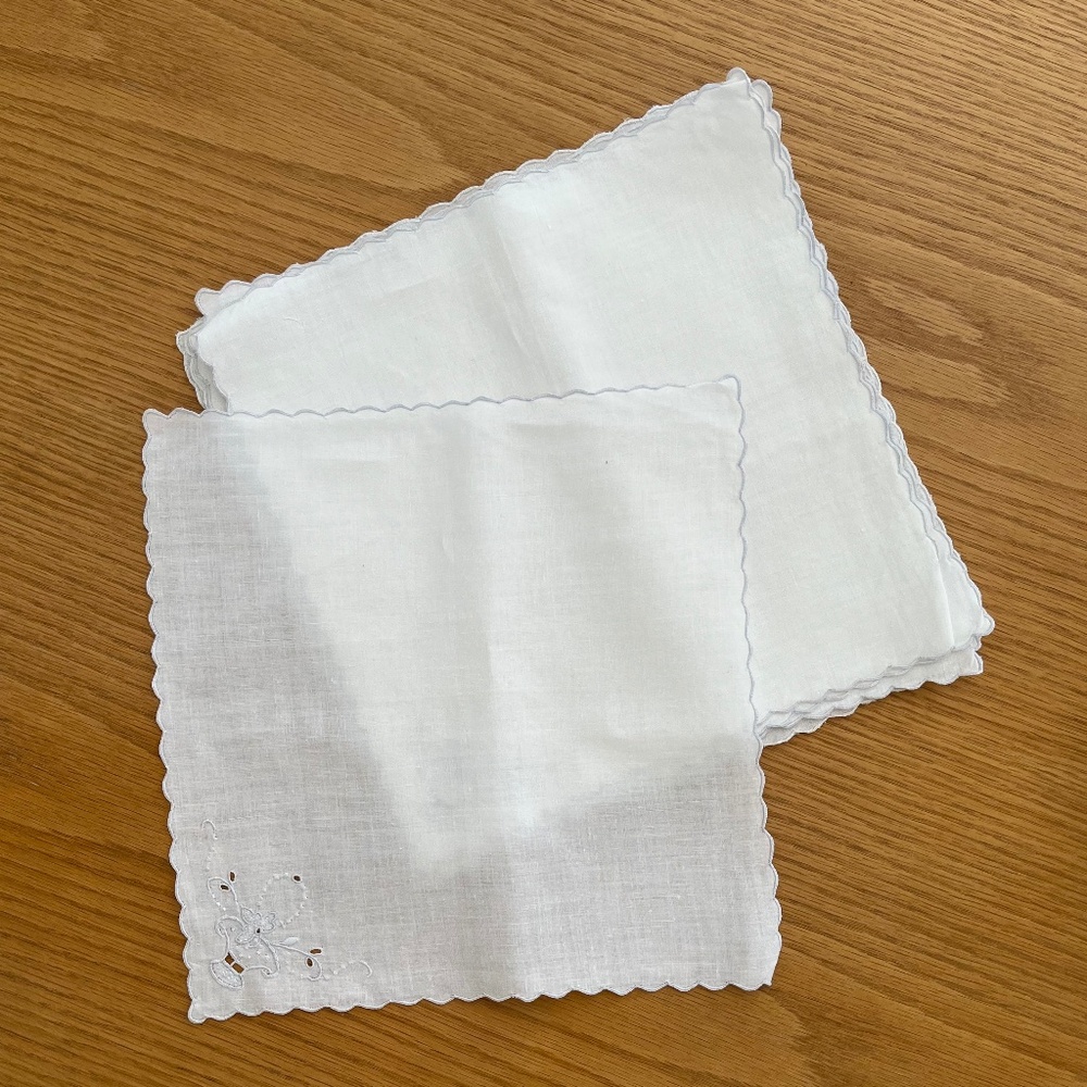 VINTAGE EMBROIDERED LINEN NAPKINS